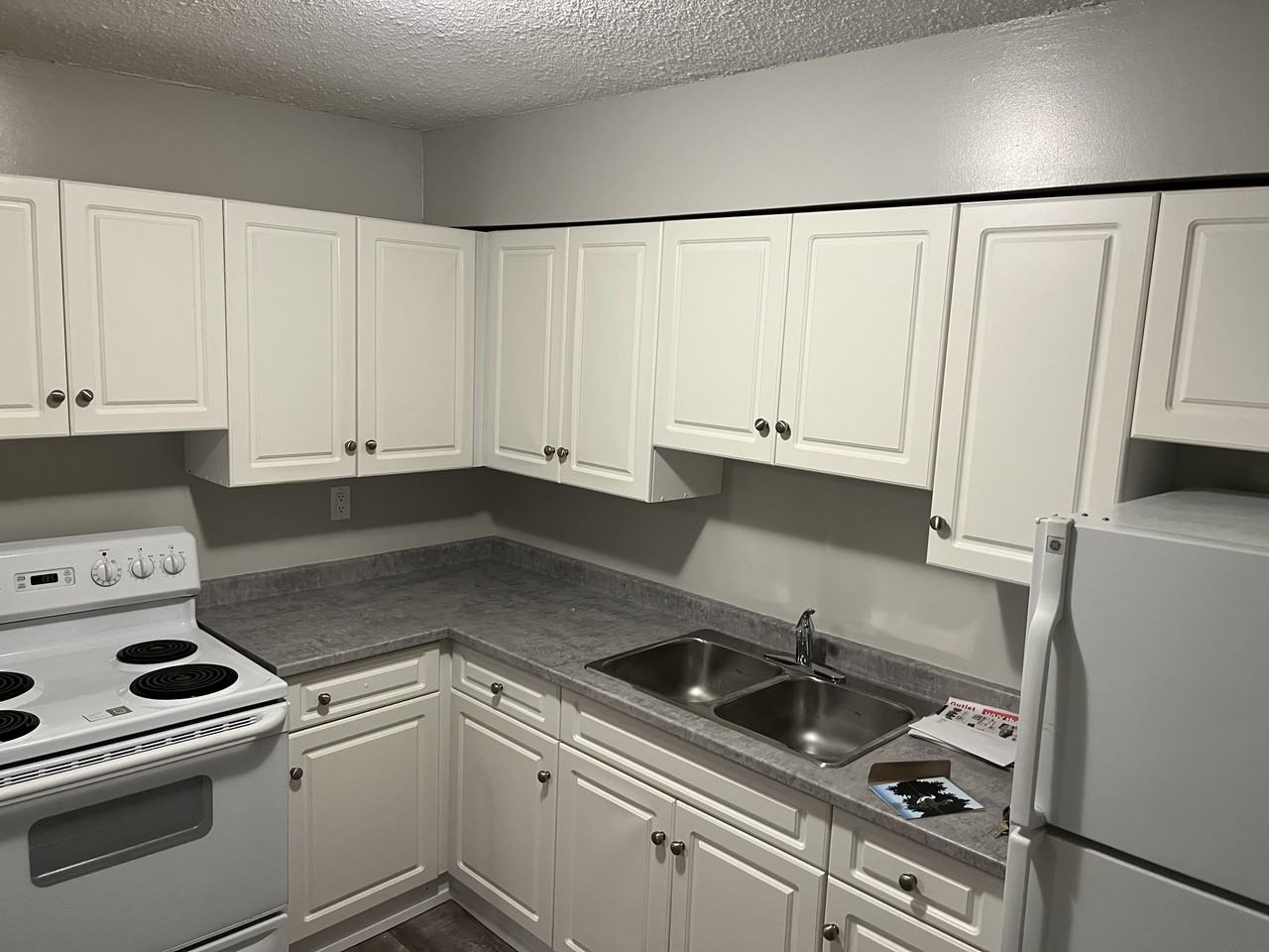 790 Wonderland Road South - Photo 7 of 7