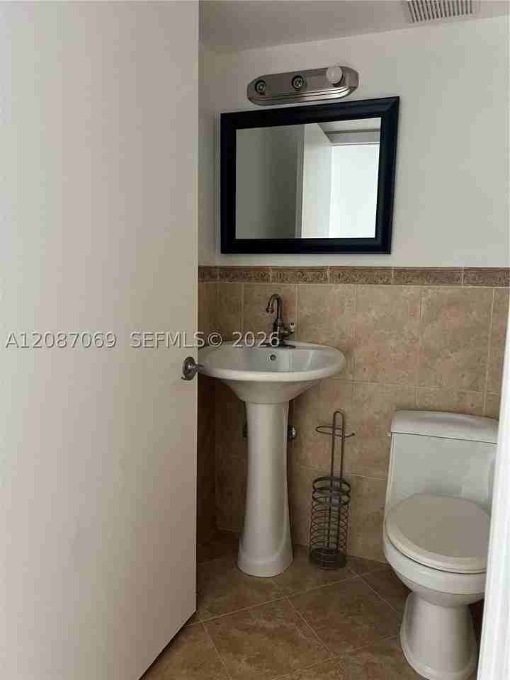 1153 Nw 123rd Pl #304 - Photo 4 of 32