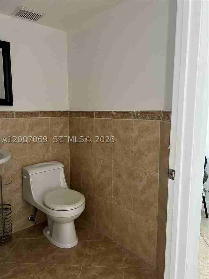 1153 Nw 123rd Pl #304 - Photo 5 of 32