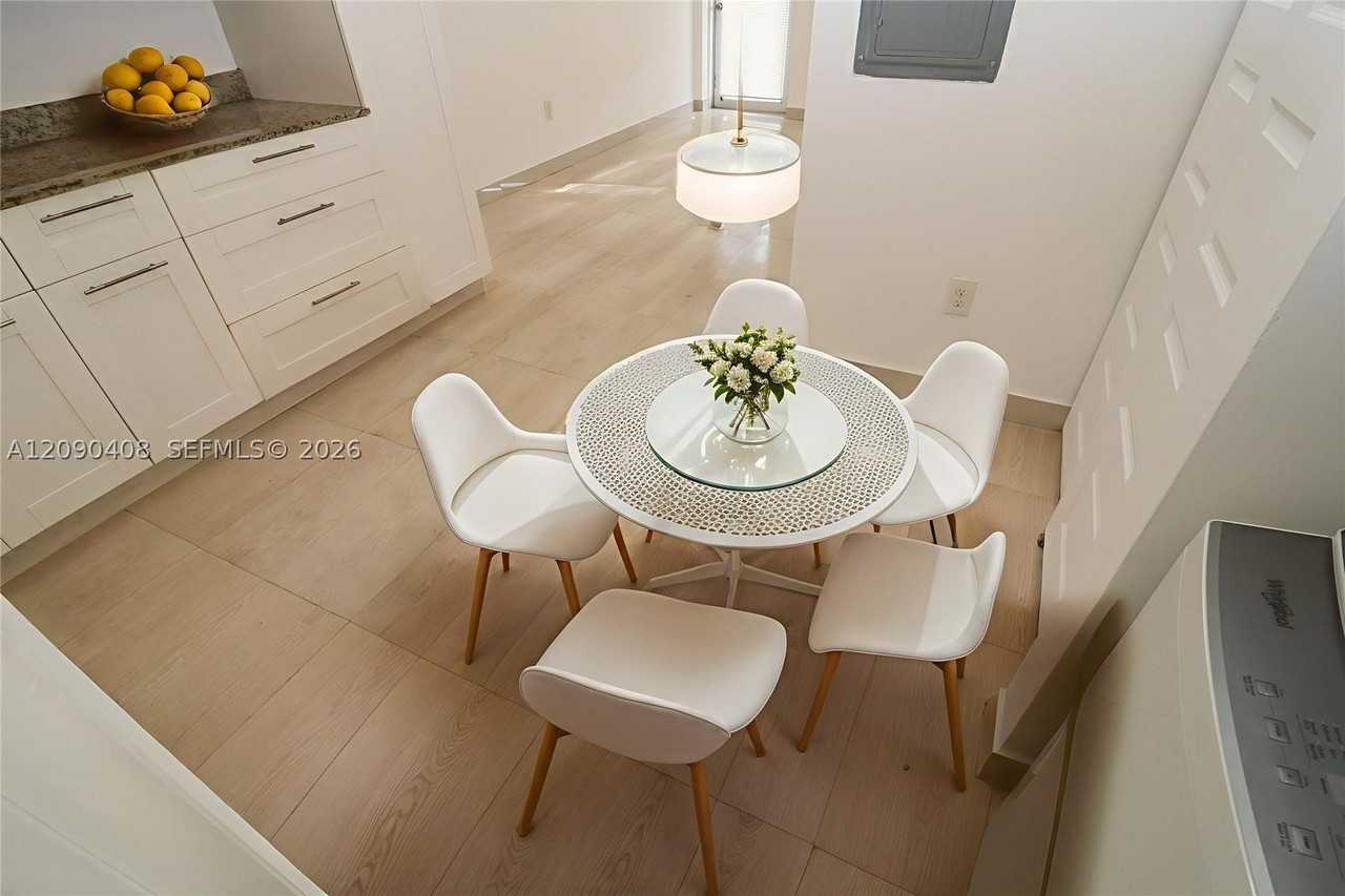 540 74th St #3 - Photo 6 of 21