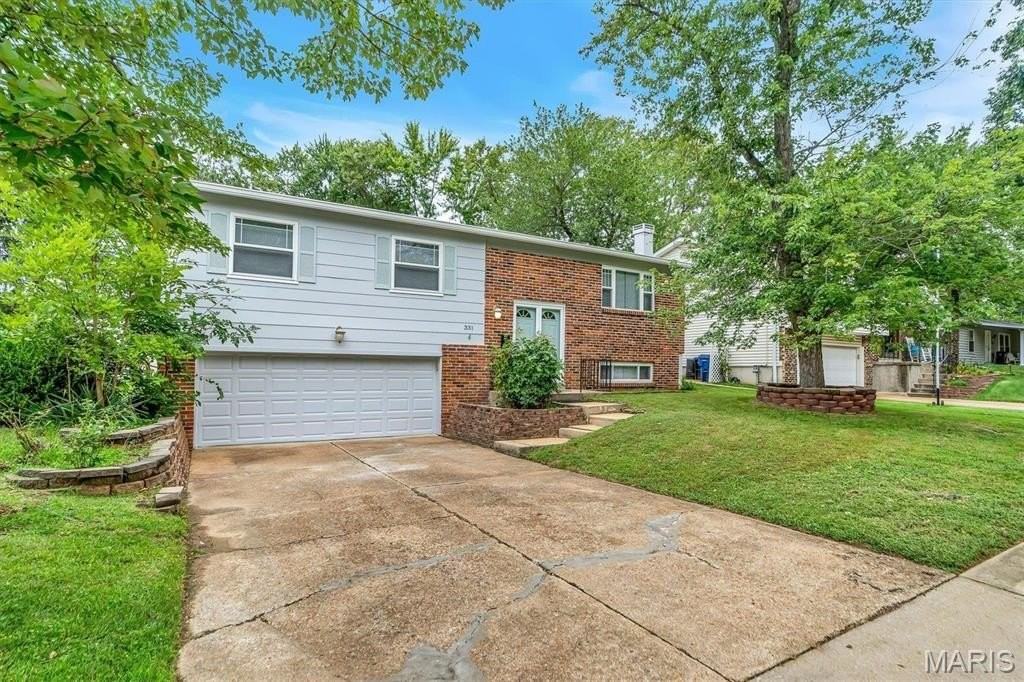 331 Sorrento Dr - Photo 3 of 35