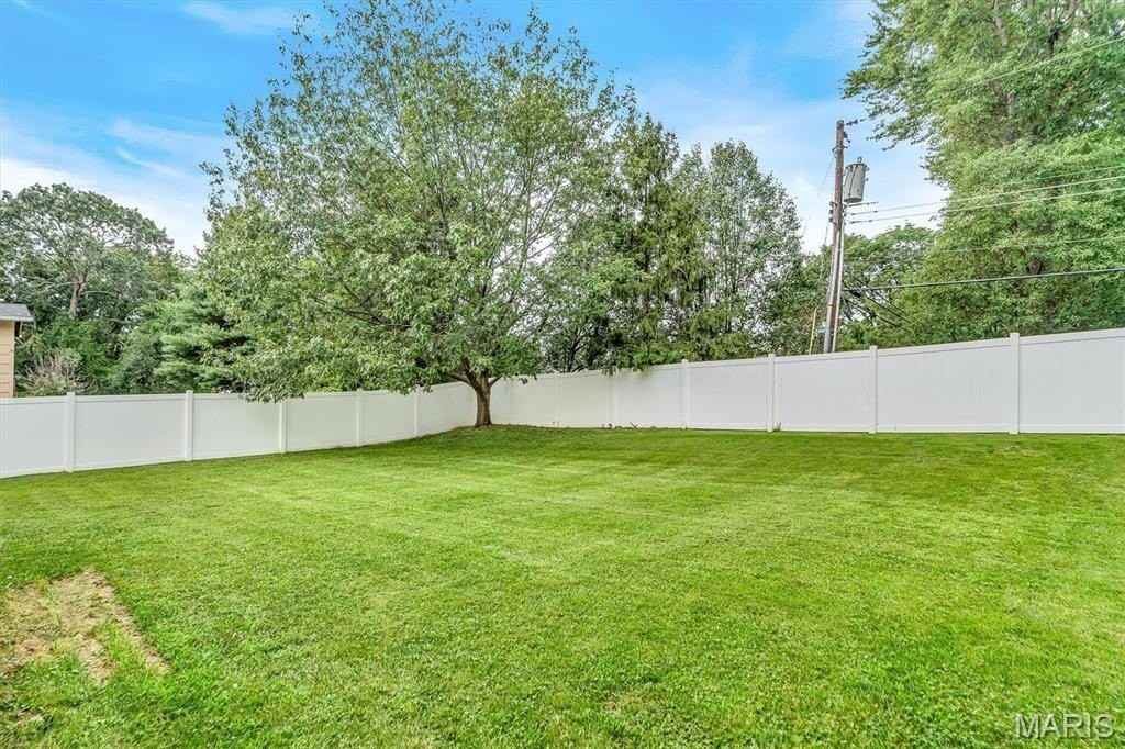331 Sorrento Dr - Photo 5 of 35