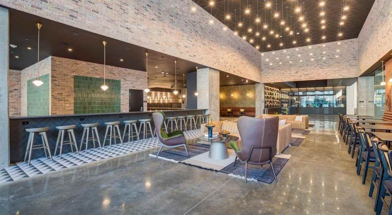 435 N Orange Ave - Photo 4 of 50