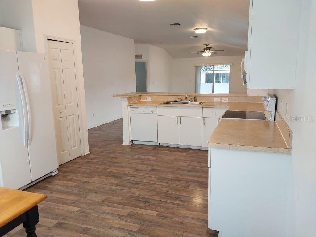 557 Windermere Dr - Photo 5 of 29