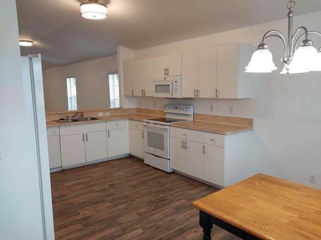 557 Windermere Dr - Photo 6 of 29