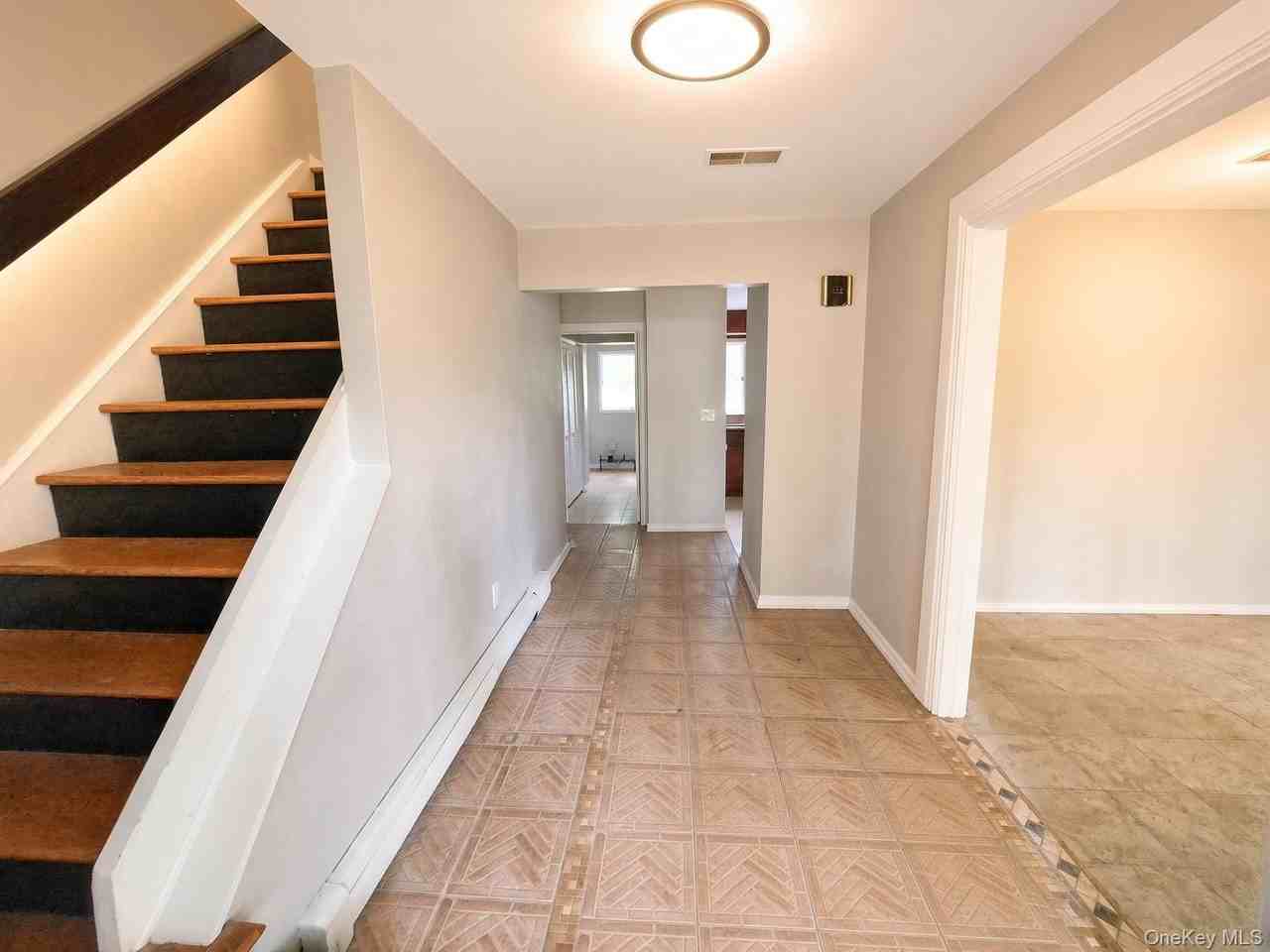 109 Pomona Rd - Photo 3 of 27