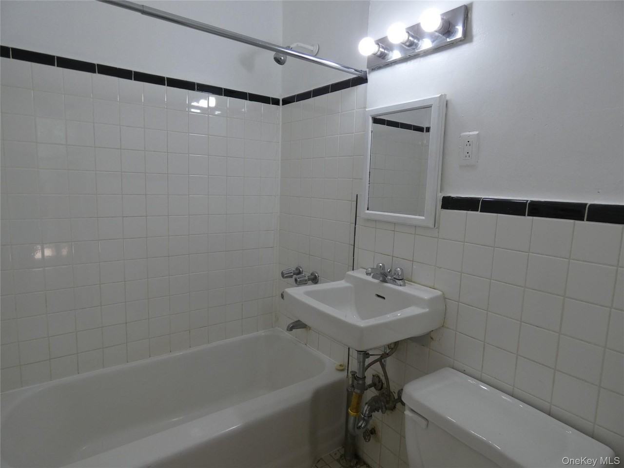 589 1st Ave #1 - Photo 6 of 7