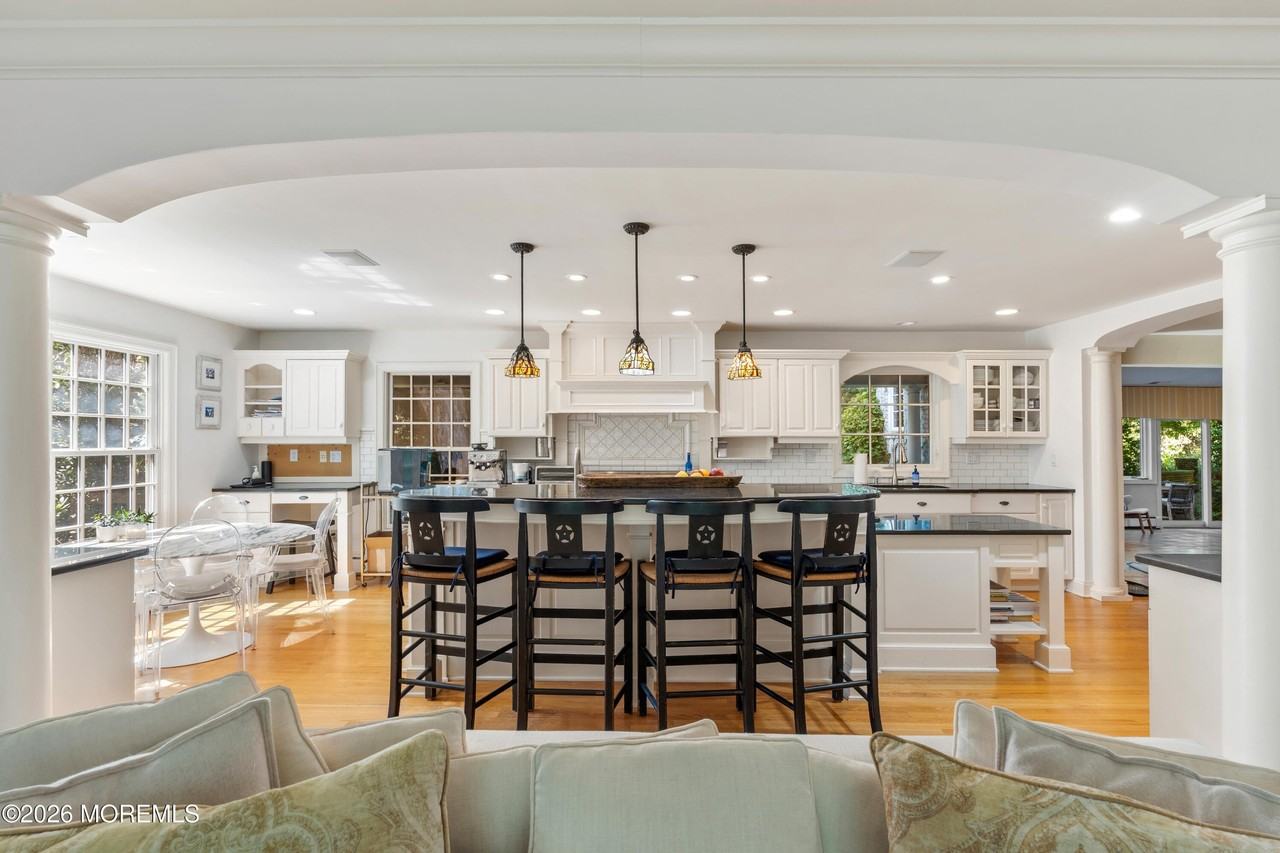 72 Navesink Ave - Photo 6 of 32
