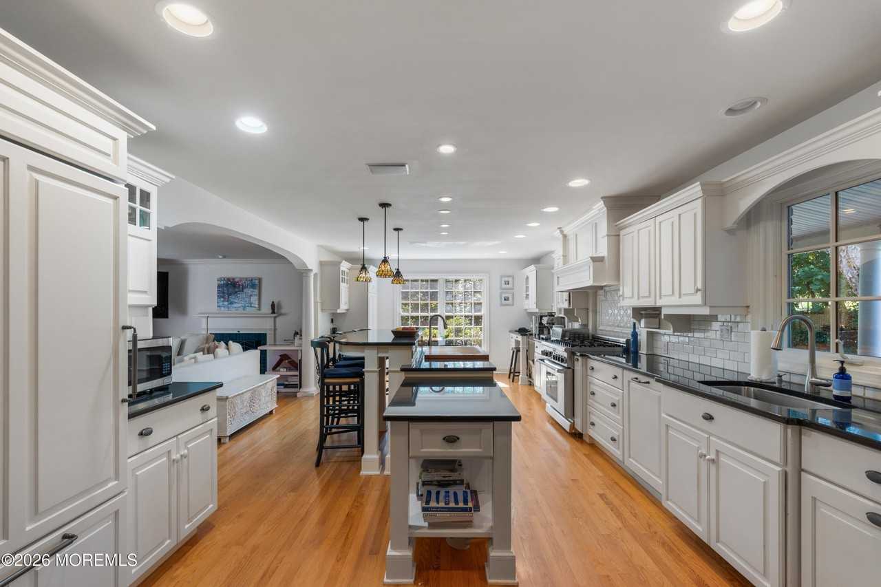 72 Navesink Ave - Photo 7 of 32