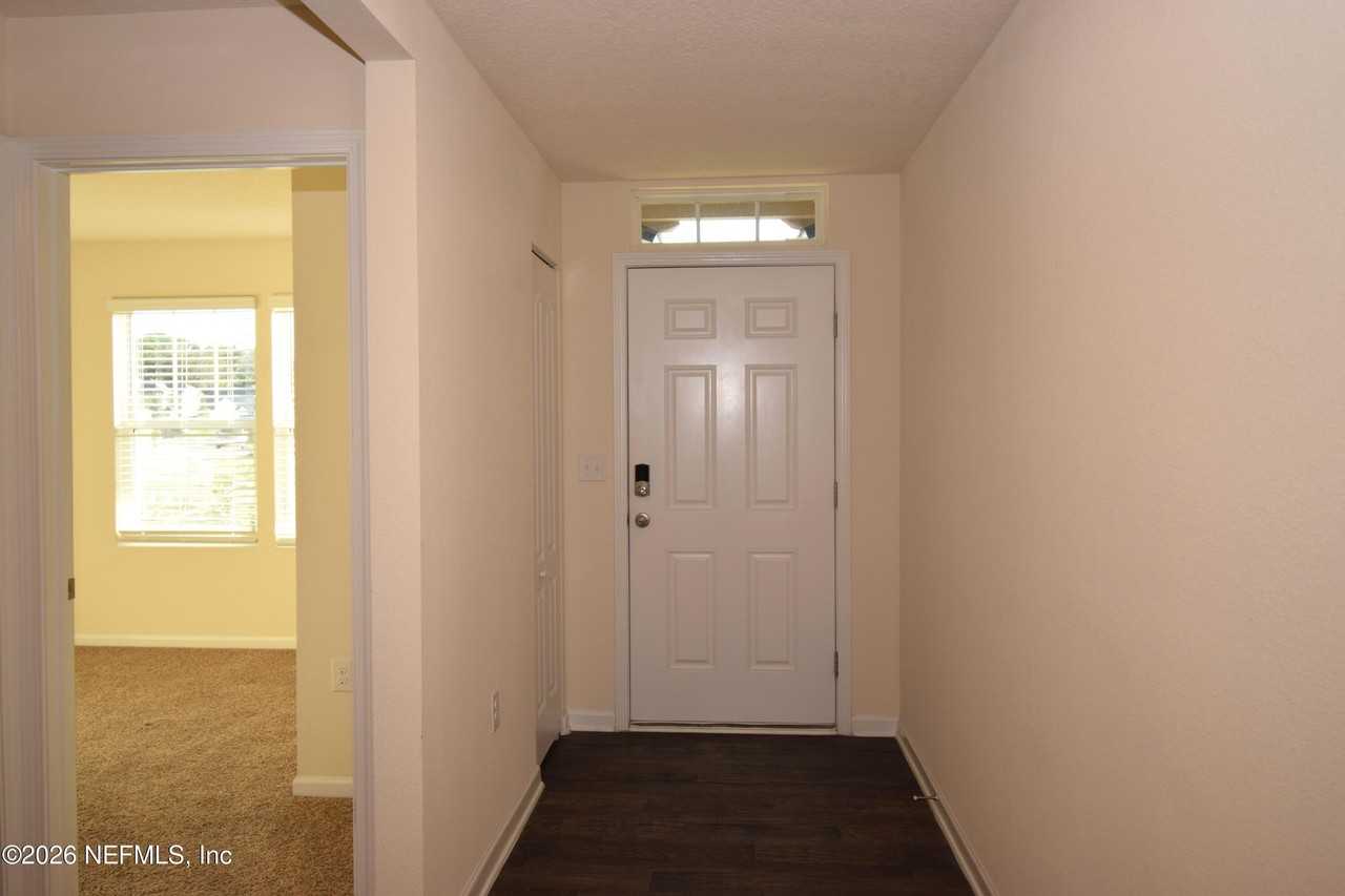 3733 Shiner Dr - Photo 4 of 33