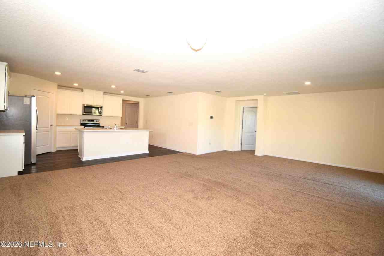 3733 Shiner Dr - Photo 7 of 33
