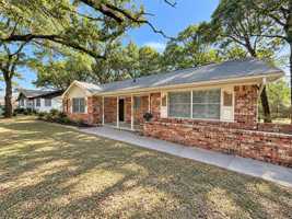 featured image of 7 Timberside Dr