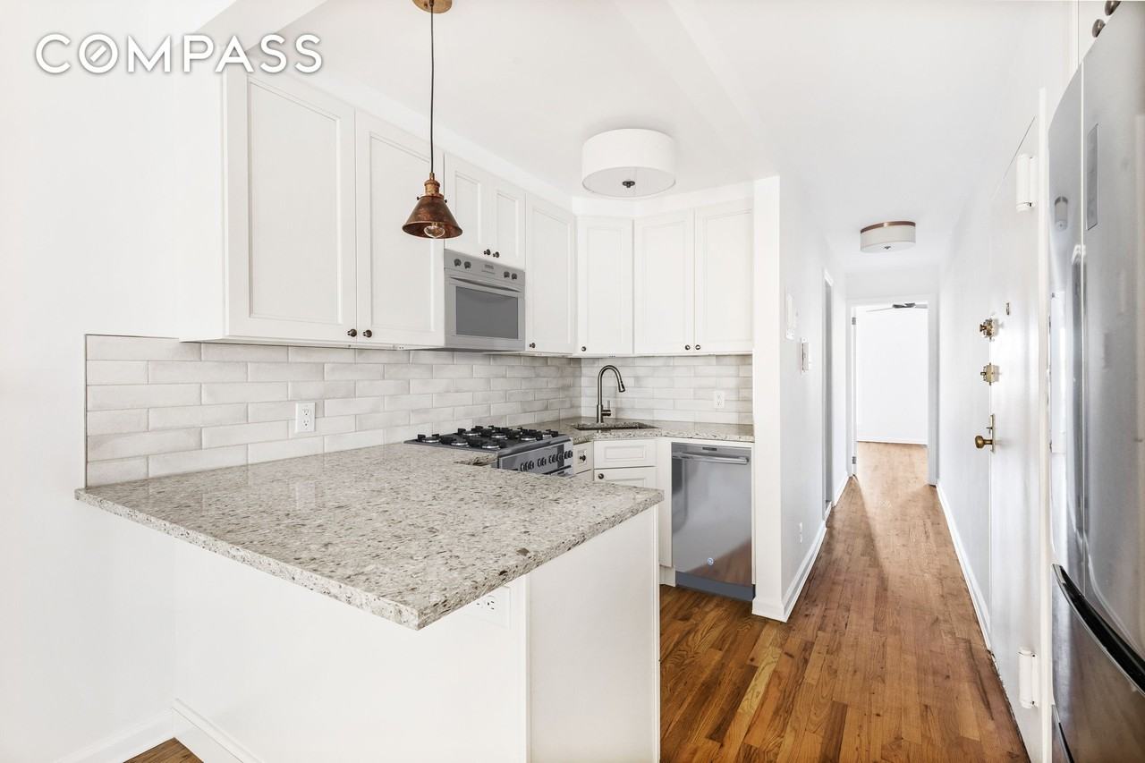 14 Fiske Pl #5 - Photo 2 of 12
