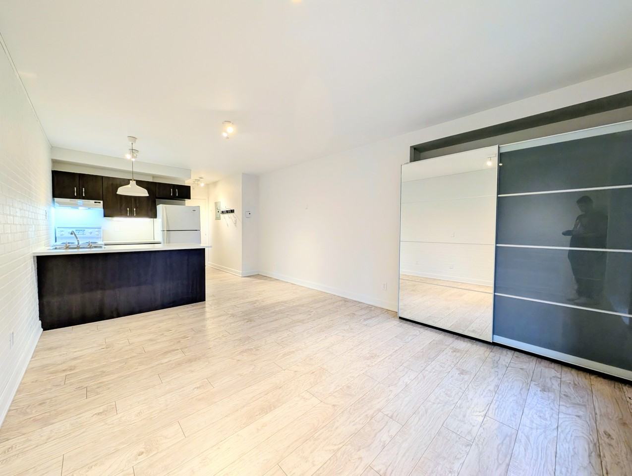 5687 Rue Saint-Hubert #203 - Photo 2 of 14