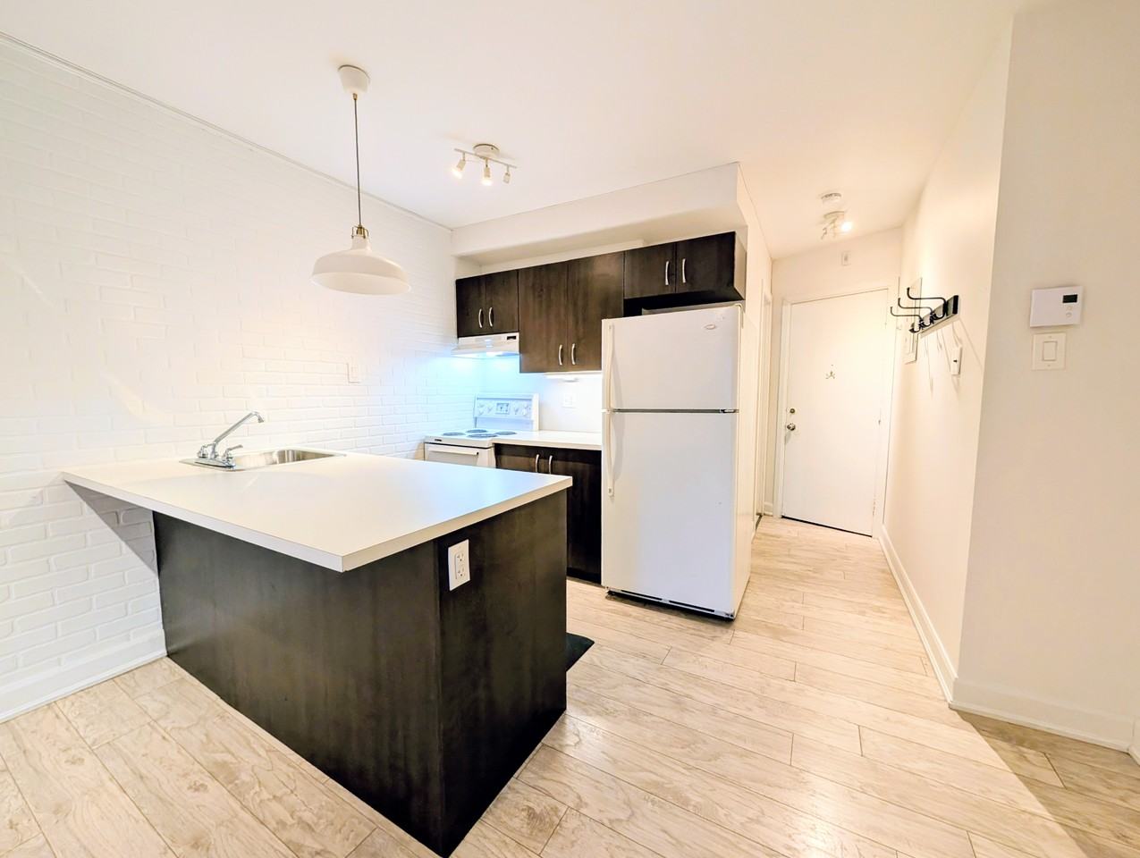 5687 Rue Saint-Hubert #203 - Photo 5 of 14