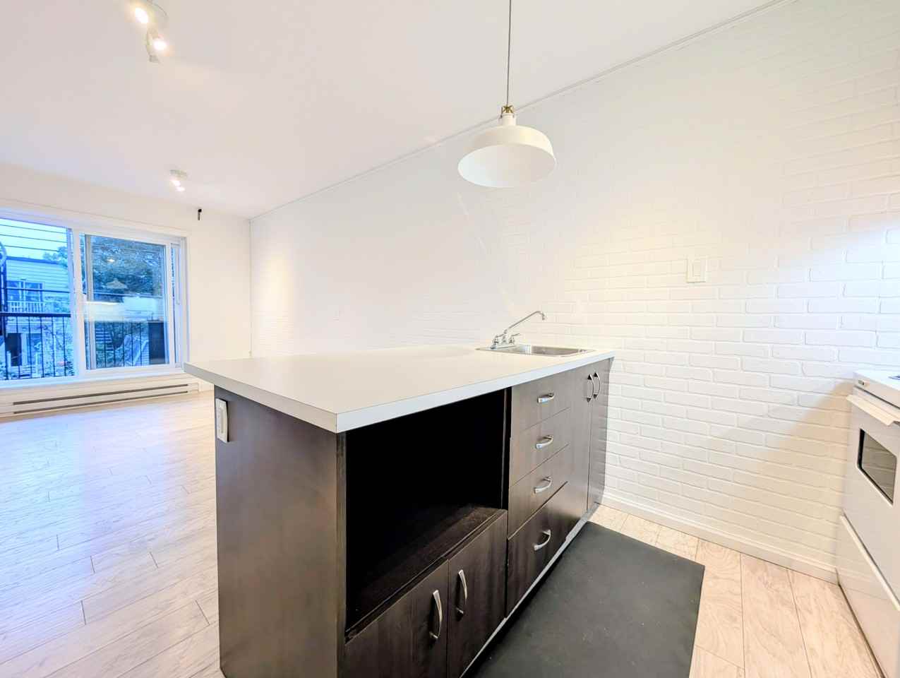 5687 Rue Saint-Hubert #203 - Photo 6 of 14