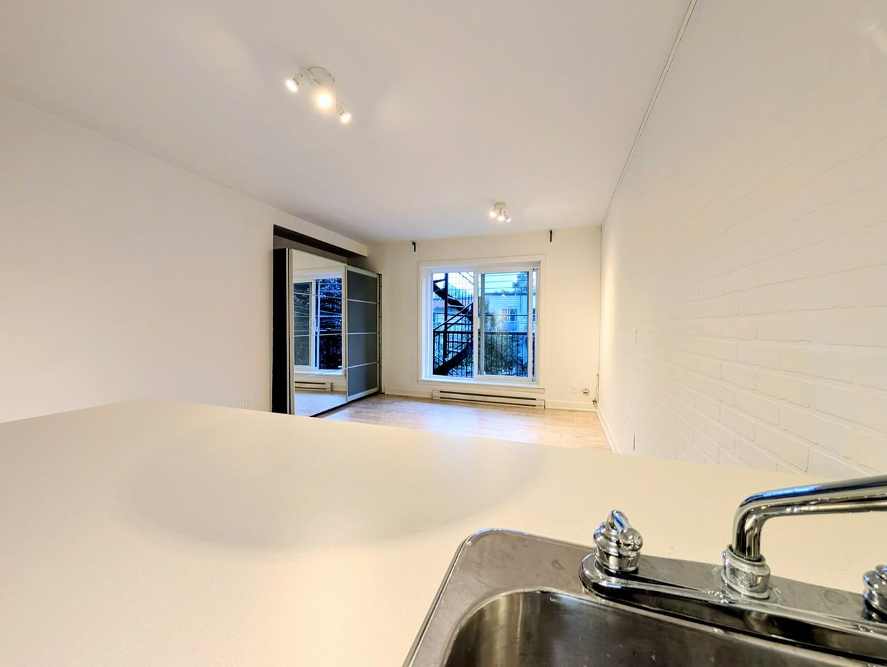 5687 Rue Saint-Hubert #203 - Photo 7 of 14