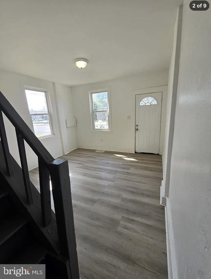 627 N 2nd St #627 - Photo 2 of 9