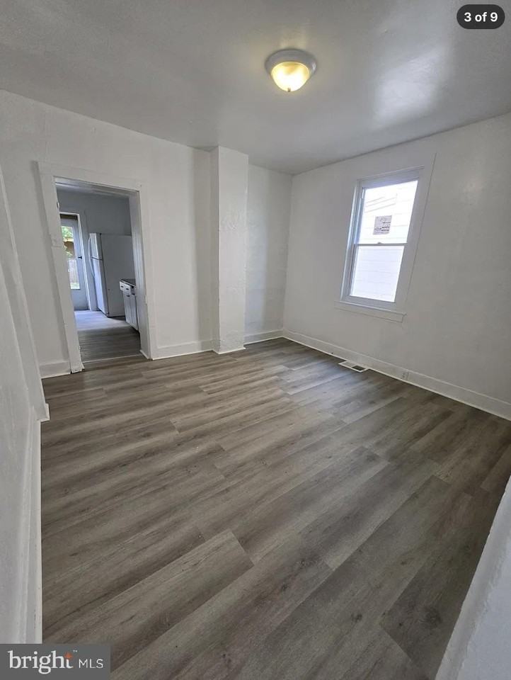 627 N 2nd St #627 - Photo 3 of 9