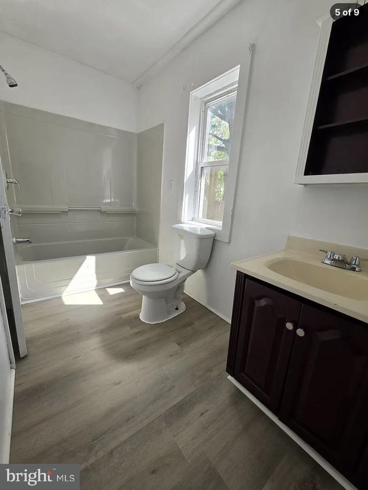 627 N 2nd St #627 - Photo 5 of 9