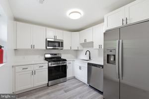 featured image of 1419 Victory Ave