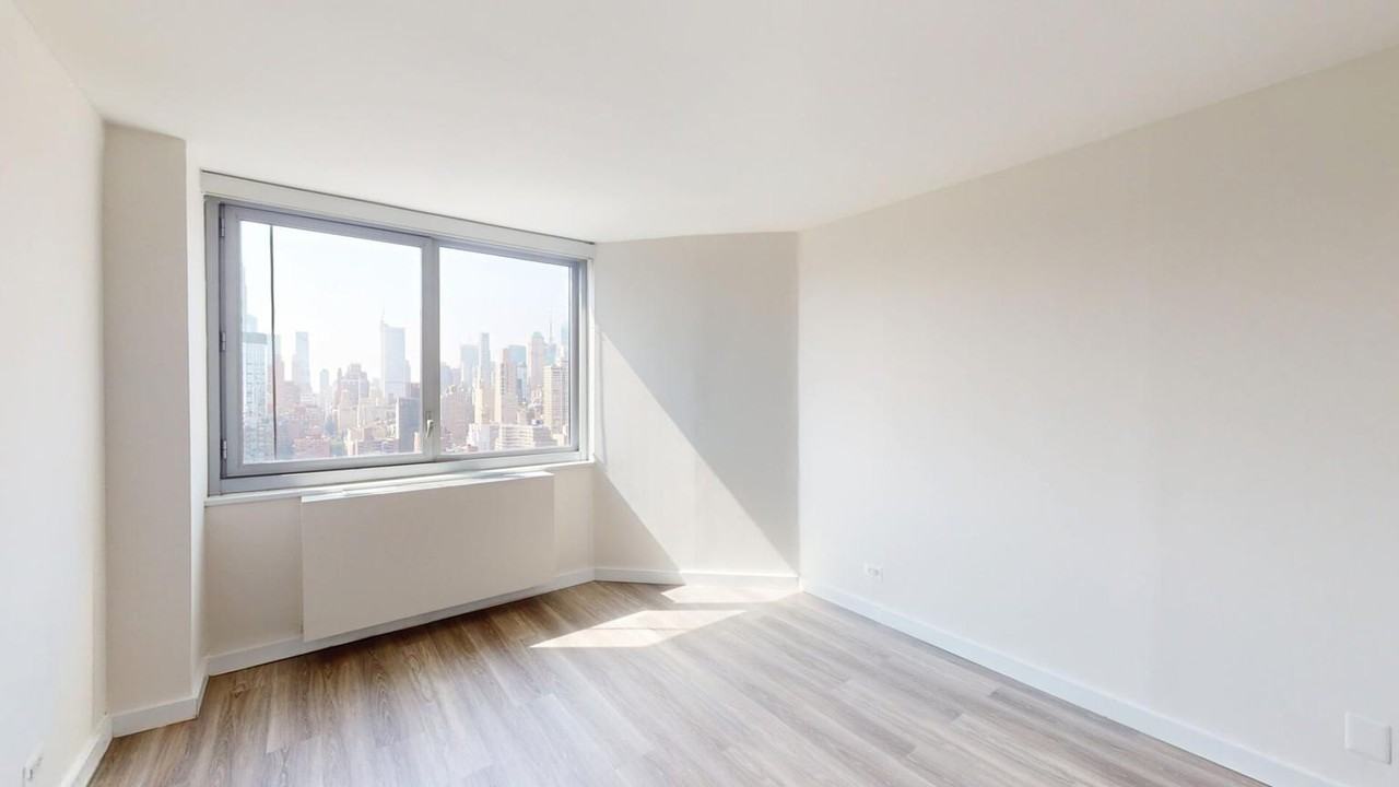 E 34th St #32L - Photo 4 of 10