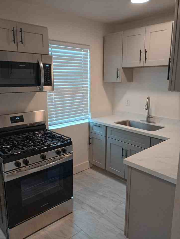 301 N Sunshine Blvd #12 - Photo 2 of 15