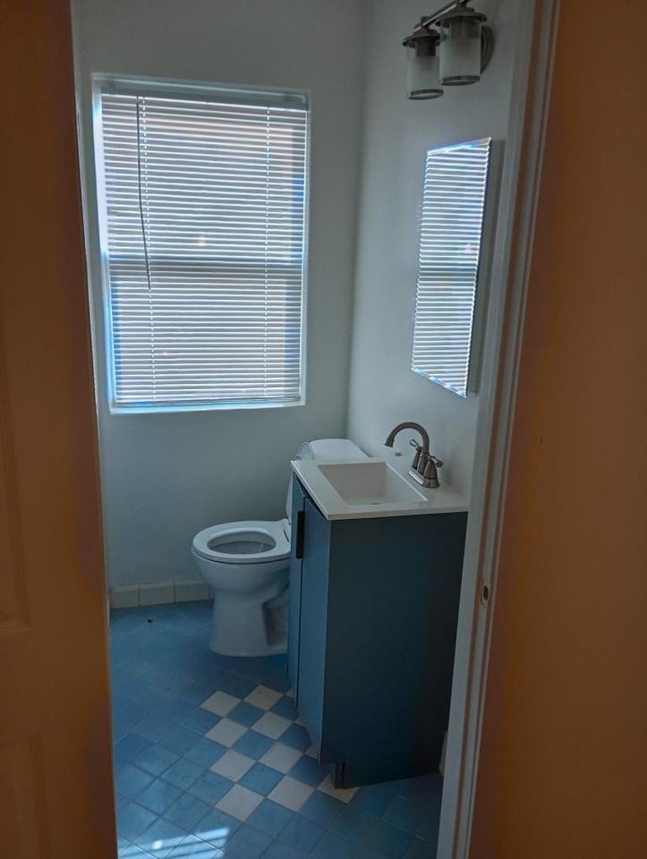 301 N Sunshine Blvd #6 - Photo 4 of 9