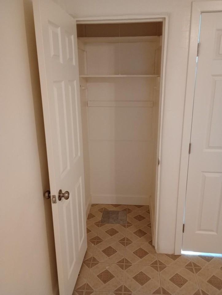 301 N Sunshine Blvd #6 - Photo 6 of 9