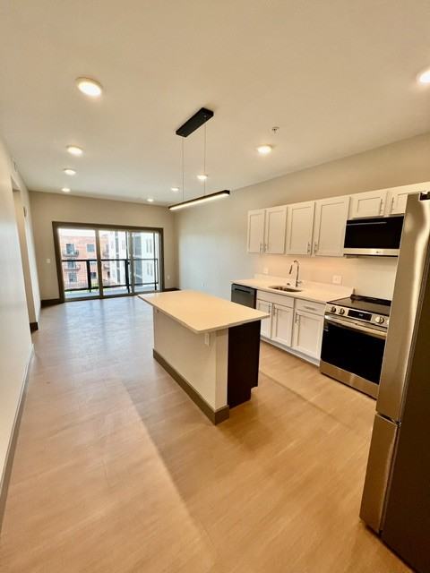 1029 Sw Adams St #2 - Photo 3 of 24