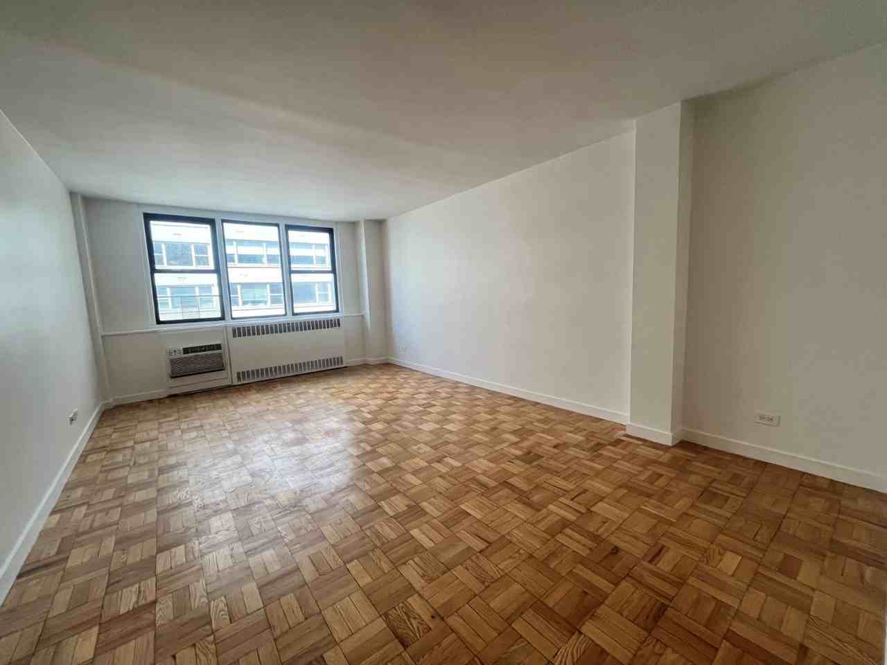 E 79th St #8M - Photo 2 of 3