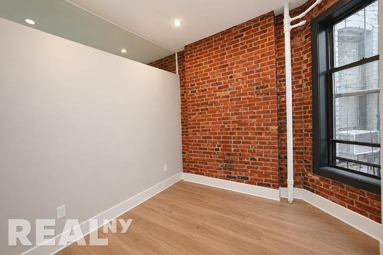 Mott St #13-14 - Photo 4 of 4