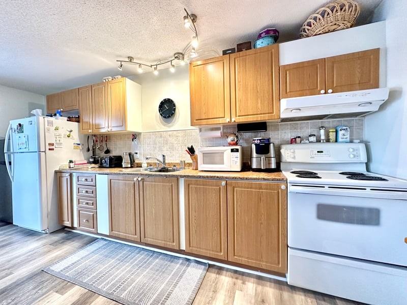 897 Notre Dame St #7 - Photo 5 of 13