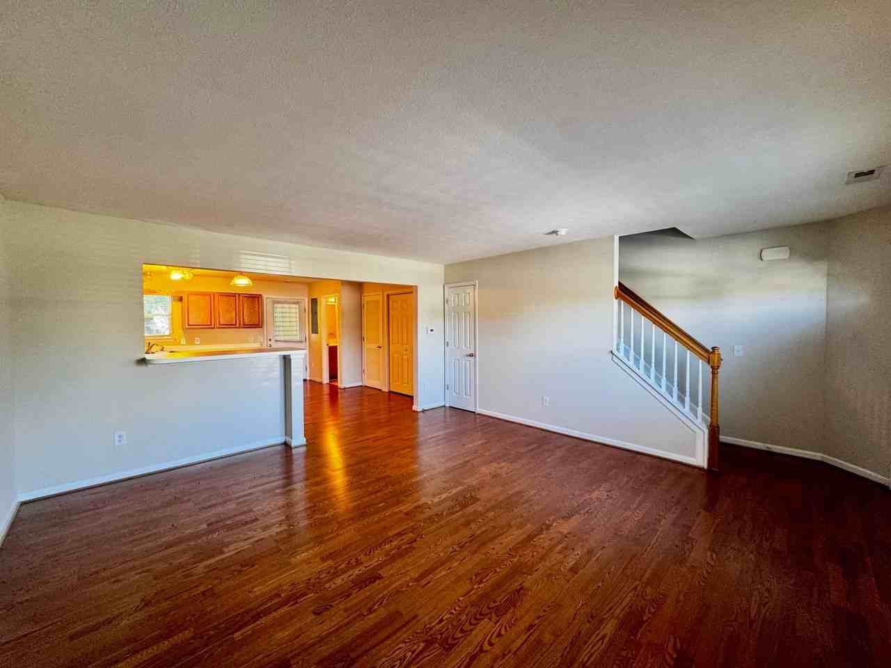 337 Emerson Ln - Photo 6 of 9