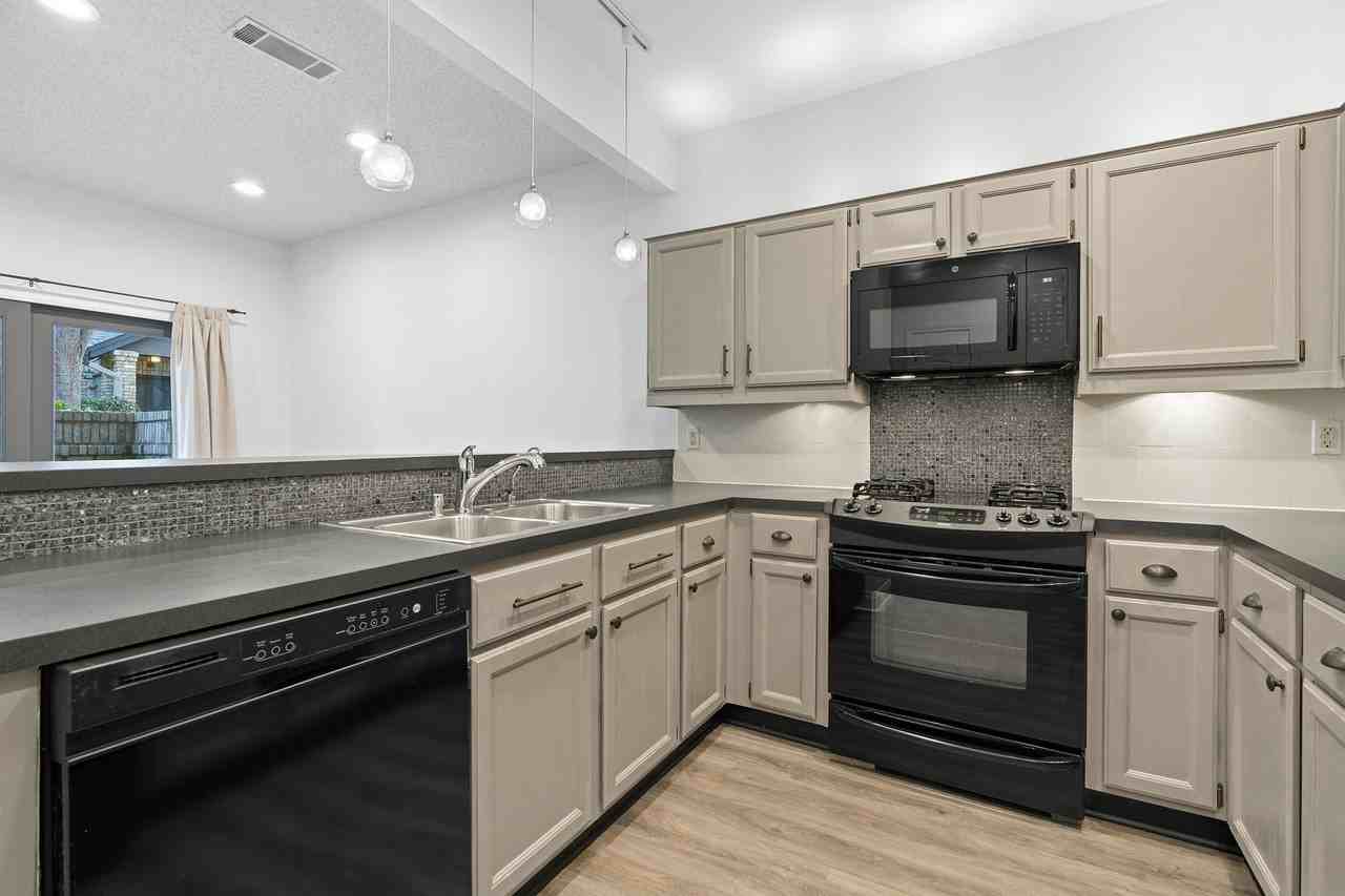 10819 Crown Colony Dr #22 - Photo 7 of 19