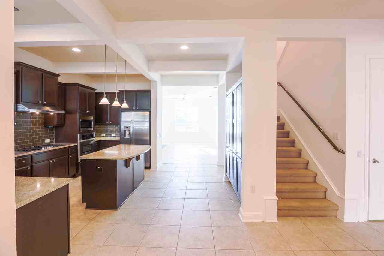 2212 Tom Miller St - Photo 6 of 25