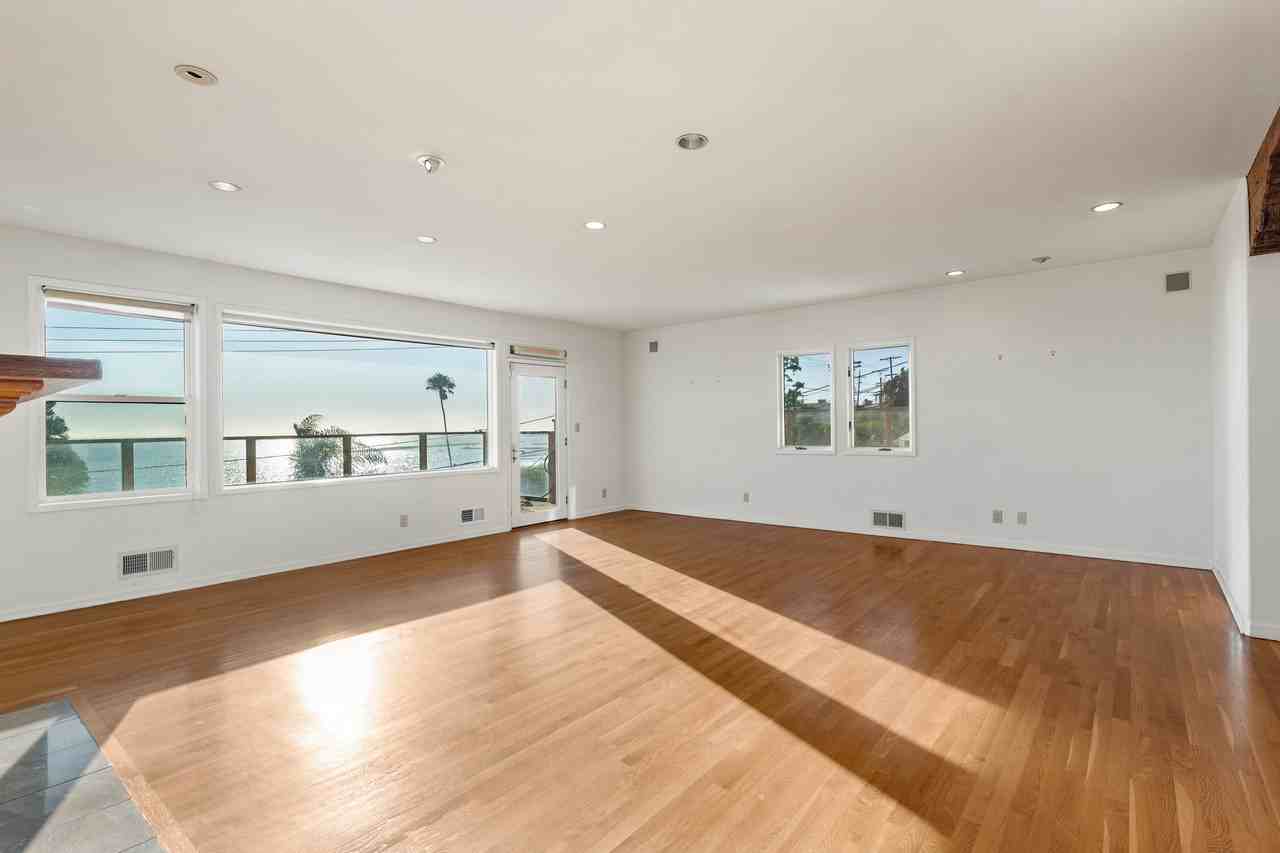 7203 Rindge Ave - Photo 7 of 24