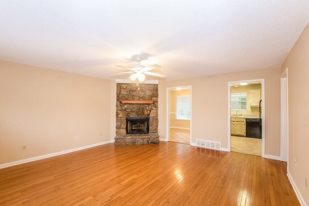 6867 Brady Hill Dr - Photo 2 of 17