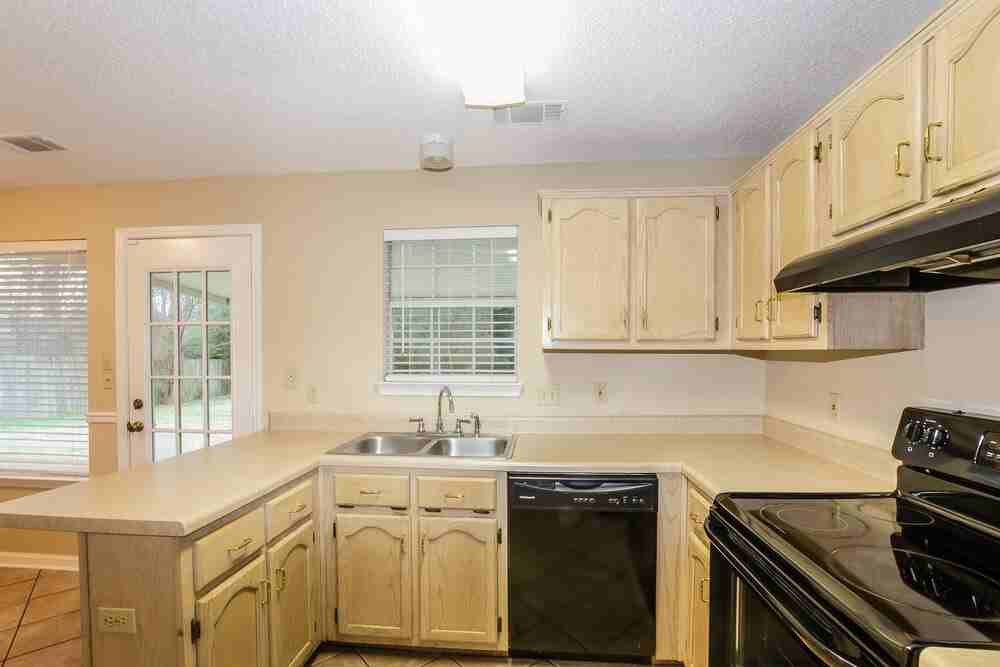 6867 Brady Hill Dr - Photo 5 of 17
