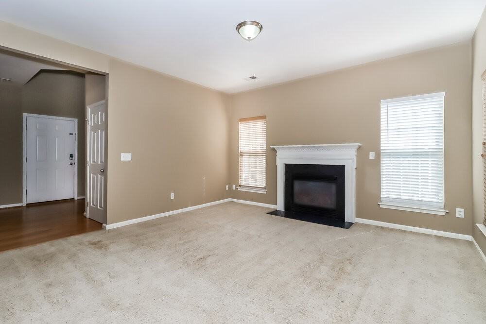 10217 Meadow Crossing Ln - Photo 7 of 18