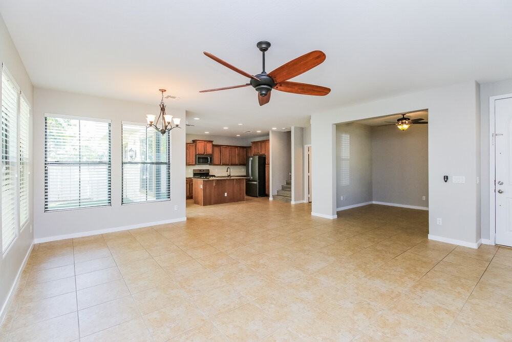 10453 E Neville Ave - Photo 4 of 17