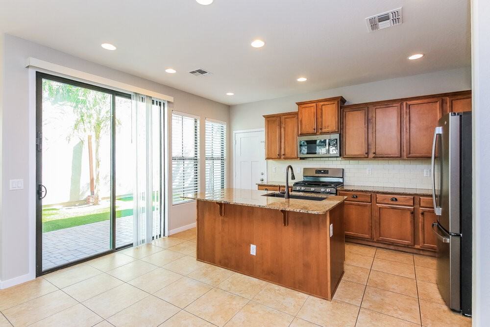 10453 E Neville Ave - Photo 6 of 17