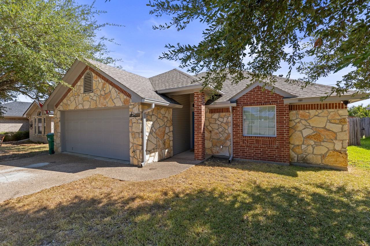 2936 Palomino Trl #1 - Photo 2 of 37