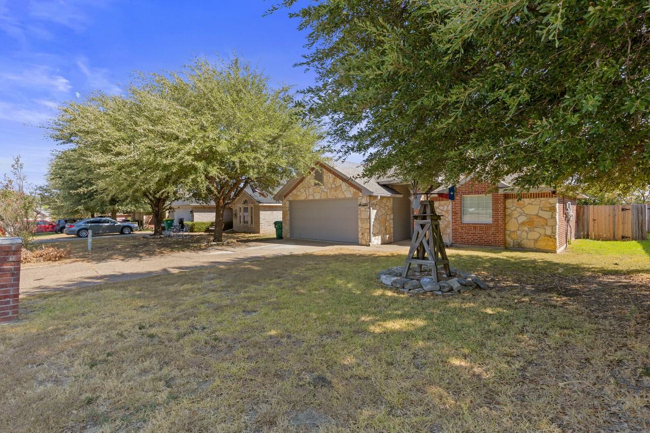 2936 Palomino Trl #1 - Photo 3 of 37