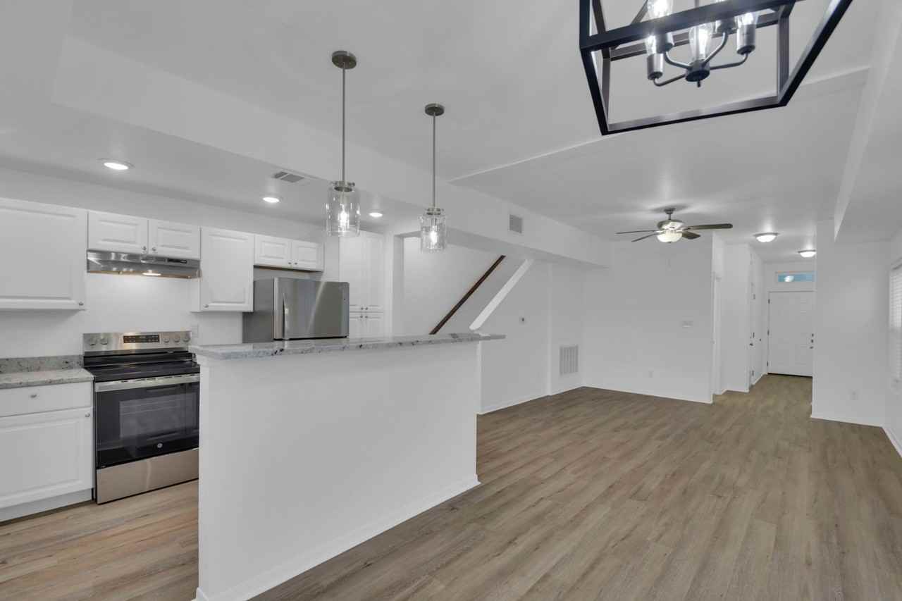 1008 E Fannin St - Photo 7 of 10