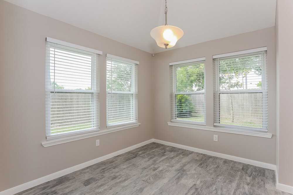 1407 Bayou Glen Dr - Photo 6 of 16
