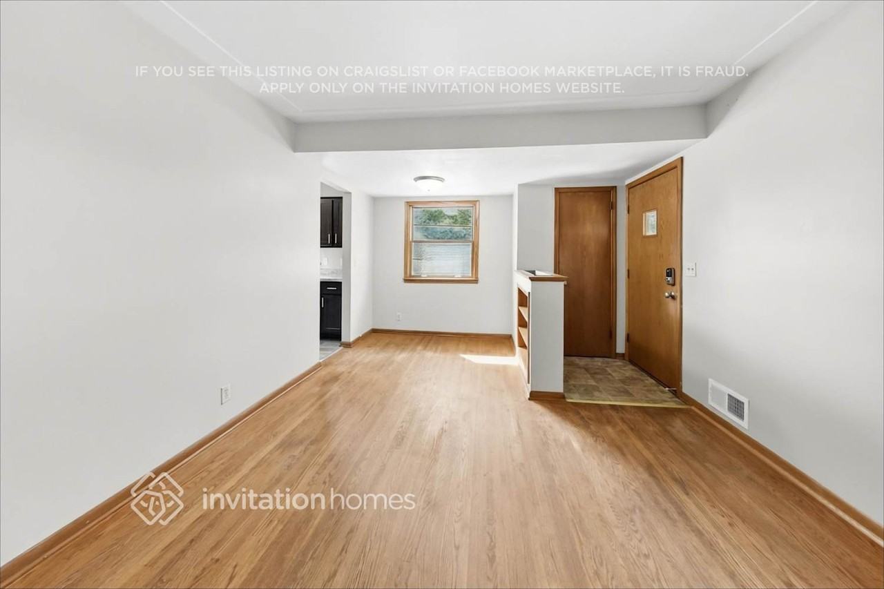8221 Bloomington Ave - Photo 5 of 21