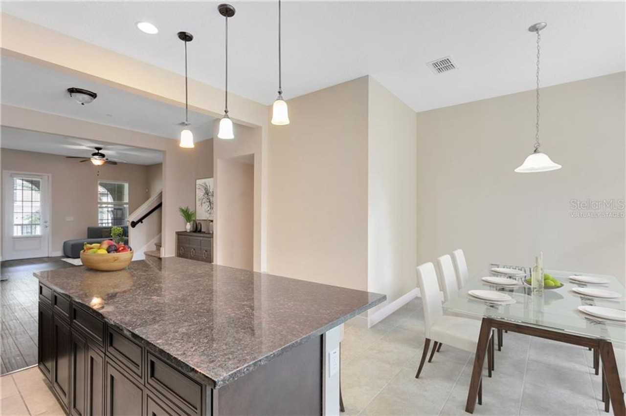 1412 Lobelia Dr - Photo 5 of 19