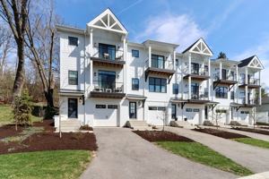 featured image of 128 W Main St