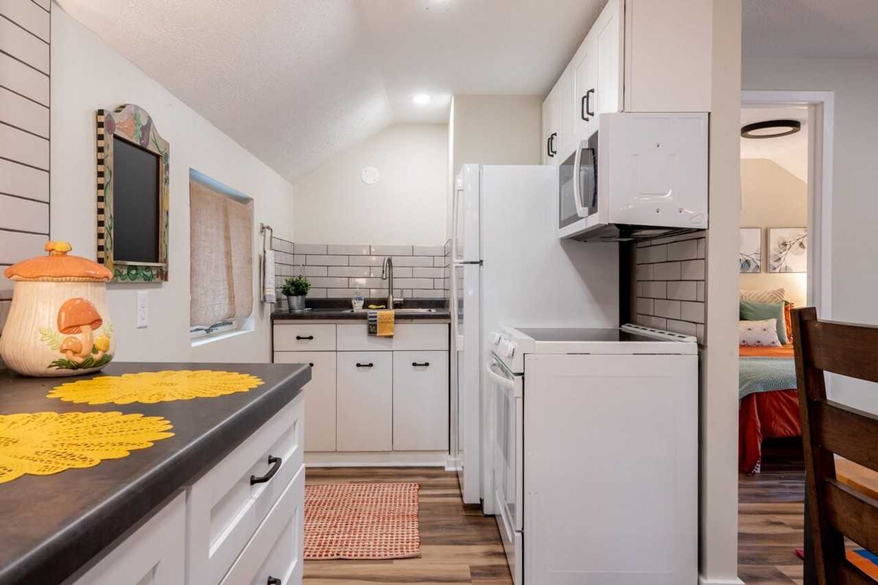 822 Williams St - Photo 3 of 14